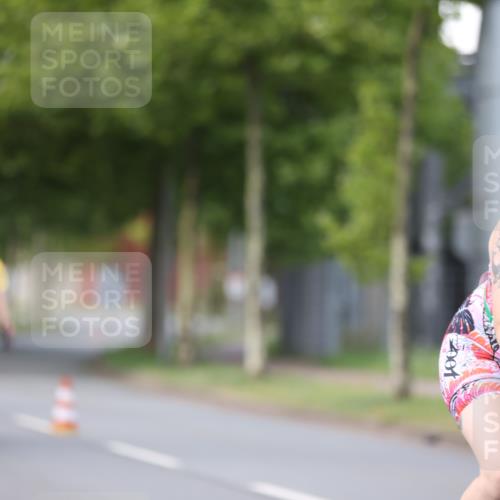 10.08.2025 - GEWOBA Citytriathlon Bremen Yannick Fuchs http://msf.ph/oto/8549660 10.08.2025 13:30:05 Radfahren 792, 942 meine-sportfotos.de