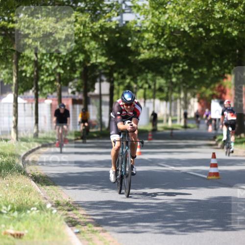 10.08.2025 - GEWOBA Citytriathlon Bremen Yannick Fuchs http://msf.ph/oto/8549669 10.08.2025 12:19:55 Radfahren 554, 639, 719, 739, 764, 782, 784, 841, 920, 1027 meine-sportfotos.de