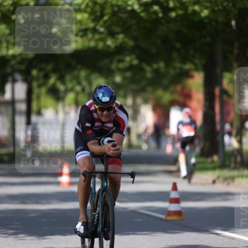 10.08.2025 - GEWOBA Citytriathlon Bremen Yannick Fuchs http://msf.ph/oto/8549673 10.08.2025 12:19:55 Radfahren 554, 639, 719, 739, 764, 782, 784, 841, 920, 1027 meine-sportfotos.de