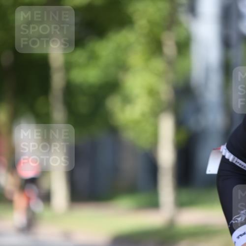 10.08.2025 - GEWOBA Citytriathlon Bremen Yannick Fuchs http://msf.ph/oto/8549678 10.08.2025 12:19:56 Radfahren 554, 639, 719, 739, 764, 782, 784, 841, 920, 1027 meine-sportfotos.de