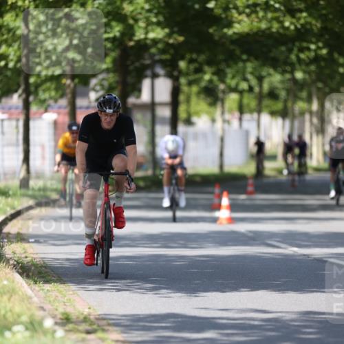 10.08.2025 - GEWOBA Citytriathlon Bremen Yannick Fuchs http://msf.ph/oto/8549680 10.08.2025 12:19:57 Radfahren 639, 719, 739, 764, 782, 784, 841, 920, 1027 meine-sportfotos.de