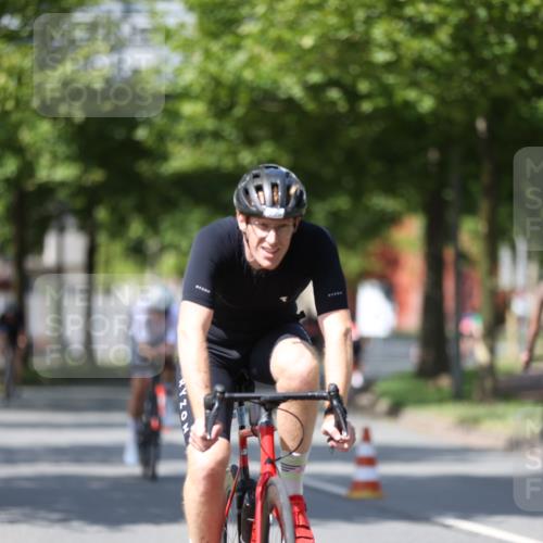 10.08.2025 - GEWOBA Citytriathlon Bremen Yannick Fuchs http://msf.ph/oto/8549691 10.08.2025 12:19:58 Radfahren 639, 719, 739, 764, 782, 784, 841, 844, 920, 1027 meine-sportfotos.de