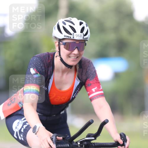 10.08.2025 - GEWOBA Citytriathlon Bremen Yannick Fuchs http://msf.ph/oto/8549693 10.08.2025 13:31:26 Radfahren 724, 922, 968 meine-sportfotos.de