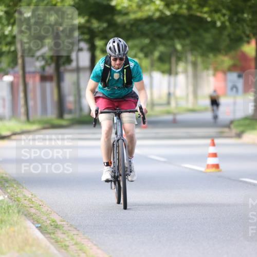10.08.2025 - GEWOBA Citytriathlon Bremen Yannick Fuchs http://msf.ph/oto/8549700 10.08.2025 13:31:32 Radfahren 724, 968 meine-sportfotos.de