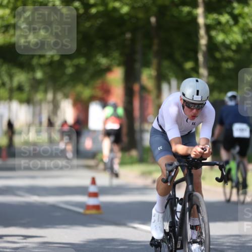 10.08.2025 - GEWOBA Citytriathlon Bremen Yannick Fuchs http://msf.ph/oto/8549702 10.08.2025 12:19:59 Radfahren 639, 719, 739, 764, 782, 784, 841, 844, 920, 1027 meine-sportfotos.de