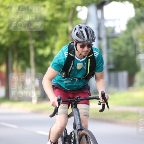 10.08.2025 - GEWOBA Citytriathlon Bremen Yannick Fuchs http://msf.ph/oto/8549709 10.08.2025 13:31:33 Radfahren 724, 968 meine-sportfotos.de