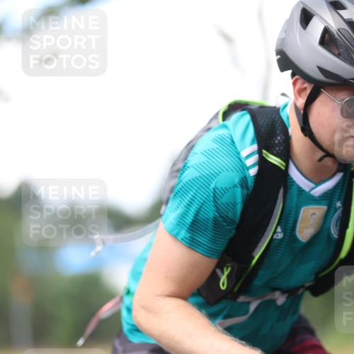 10.08.2025 - GEWOBA Citytriathlon Bremen Yannick Fuchs http://msf.ph/oto/8549715 10.08.2025 13:31:33 Radfahren 724, 968 meine-sportfotos.de