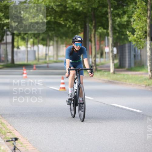 10.08.2025 - GEWOBA Citytriathlon Bremen Yannick Fuchs http://msf.ph/oto/8549717 10.08.2025 13:32:11 Radfahren 935, 1031 meine-sportfotos.de