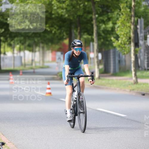 10.08.2025 - GEWOBA Citytriathlon Bremen Yannick Fuchs http://msf.ph/oto/8549719 10.08.2025 13:32:11 Radfahren 935, 1031 meine-sportfotos.de