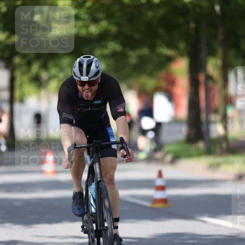 10.08.2025 - GEWOBA Citytriathlon Bremen Yannick Fuchs http://msf.ph/oto/8549723 10.08.2025 12:20:03 Radfahren 639, 719, 739, 764, 782, 784, 841, 844, 920, 1027 meine-sportfotos.de