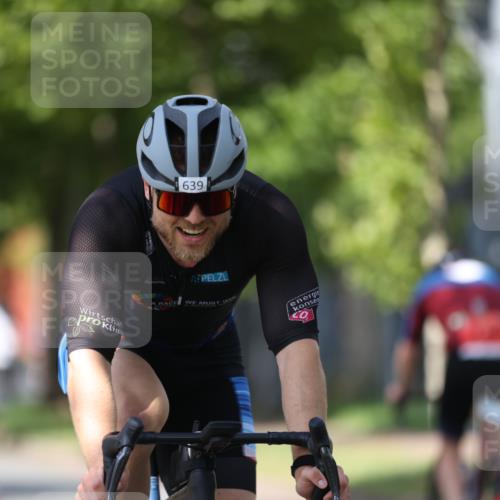 10.08.2025 - GEWOBA Citytriathlon Bremen Yannick Fuchs http://msf.ph/oto/8549731 10.08.2025 12:20:03 Radfahren 639, 719, 739, 764, 782, 784, 841, 844, 920, 1027 meine-sportfotos.de