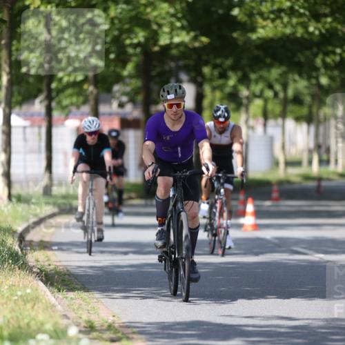 10.08.2025 - GEWOBA Citytriathlon Bremen Yannick Fuchs http://msf.ph/oto/8549733 10.08.2025 12:20:05 Radfahren 639, 739, 764, 782, 784, 841, 844, 920, 1027 meine-sportfotos.de