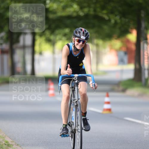 10.08.2025 - GEWOBA Citytriathlon Bremen Yannick Fuchs http://msf.ph/oto/8549745 10.08.2025 13:32:38 Radfahren 937 meine-sportfotos.de