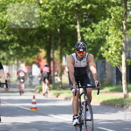 10.08.2025 - GEWOBA Citytriathlon Bremen Yannick Fuchs http://msf.ph/oto/8549747 10.08.2025 12:20:06 Radfahren 570, 639, 739, 764, 782, 784, 841, 844, 892, 920, 1027 meine-sportfotos.de