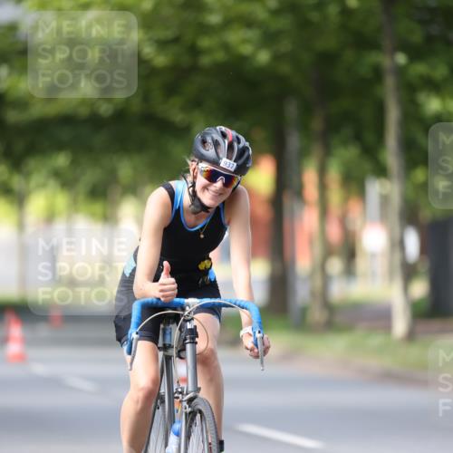 10.08.2025 - GEWOBA Citytriathlon Bremen Yannick Fuchs http://msf.ph/oto/8549749 10.08.2025 13:32:38 Radfahren 937 meine-sportfotos.de