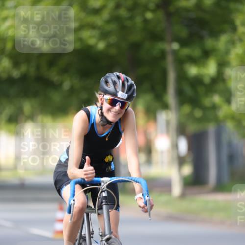 10.08.2025 - GEWOBA Citytriathlon Bremen Yannick Fuchs http://msf.ph/oto/8549750 10.08.2025 13:32:39 Radfahren 937 meine-sportfotos.de