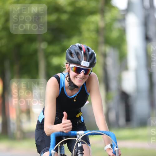 10.08.2025 - GEWOBA Citytriathlon Bremen Yannick Fuchs http://msf.ph/oto/8549755 10.08.2025 13:32:39 Radfahren 937 meine-sportfotos.de