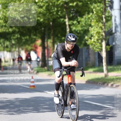 10.08.2025 - GEWOBA Citytriathlon Bremen Yannick Fuchs http://msf.ph/oto/8549757 10.08.2025 12:20:08 Radfahren 565, 570, 639, 739, 764, 782, 784, 841, 844, 892, 920, 1027 meine-sportfotos.de