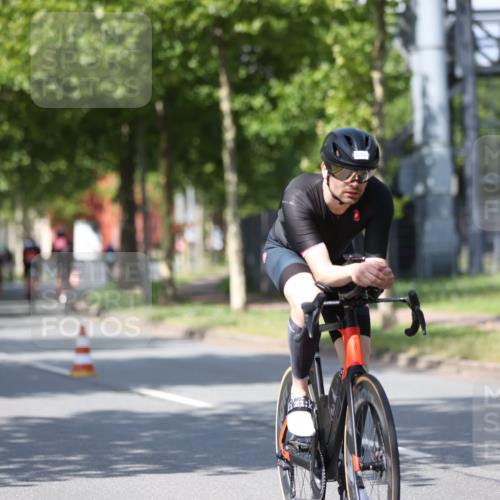 10.08.2025 - GEWOBA Citytriathlon Bremen Yannick Fuchs http://msf.ph/oto/8549760 10.08.2025 12:20:08 Radfahren 565, 570, 639, 739, 764, 782, 784, 841, 844, 892, 920, 1027 meine-sportfotos.de