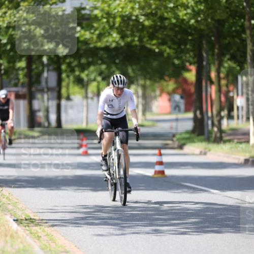 10.08.2025 - GEWOBA Citytriathlon Bremen Yannick Fuchs http://msf.ph/oto/8549762 10.08.2025 13:34:34 Radfahren 593, 865, 905, 924 meine-sportfotos.de