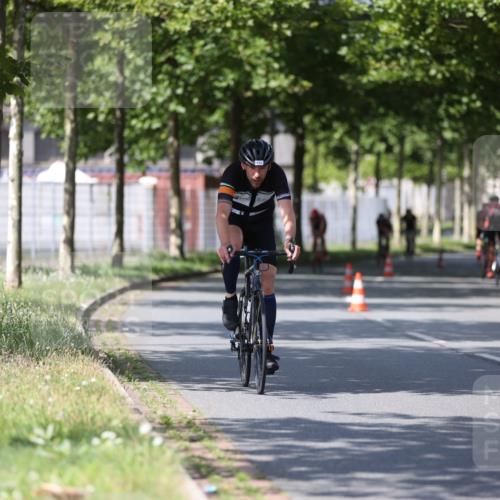10.08.2025 - GEWOBA Citytriathlon Bremen Yannick Fuchs http://msf.ph/oto/8549767 10.08.2025 12:20:09 Radfahren 565, 570, 639, 720, 739, 764, 782, 784, 841, 844, 892, 920, 1027 meine-sportfotos.de