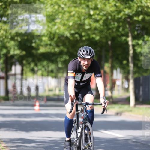10.08.2025 - GEWOBA Citytriathlon Bremen Yannick Fuchs http://msf.ph/oto/8549776 10.08.2025 12:20:10 Radfahren 565, 570, 639, 720, 739, 764, 782, 784, 841, 844, 892, 920, 1027 meine-sportfotos.de