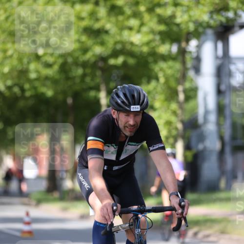 10.08.2025 - GEWOBA Citytriathlon Bremen Yannick Fuchs http://msf.ph/oto/8549779 10.08.2025 12:20:11 Radfahren 565, 570, 639, 720, 739, 764, 782, 784, 841, 844, 892, 920, 1027 meine-sportfotos.de