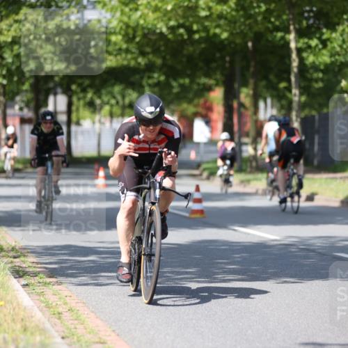 10.08.2025 - GEWOBA Citytriathlon Bremen Yannick Fuchs http://msf.ph/oto/8549795 10.08.2025 12:20:17 Radfahren 565, 570, 596, 639, 720, 782, 784, 844, 892, 920 meine-sportfotos.de