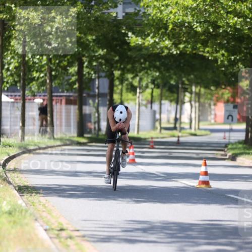 10.08.2025 - GEWOBA Citytriathlon Bremen Yannick Fuchs http://msf.ph/oto/8549796 10.08.2025 14:05:35 Radfahren 11 meine-sportfotos.de
