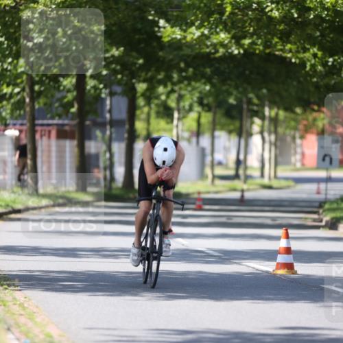 10.08.2025 - GEWOBA Citytriathlon Bremen Yannick Fuchs http://msf.ph/oto/8549797 10.08.2025 14:05:36 Radfahren 11 meine-sportfotos.de