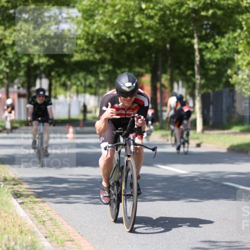 10.08.2025 - GEWOBA Citytriathlon Bremen Yannick Fuchs http://msf.ph/oto/8549798 10.08.2025 12:20:17 Radfahren 565, 570, 596, 639, 720, 782, 784, 844, 892, 920 meine-sportfotos.de