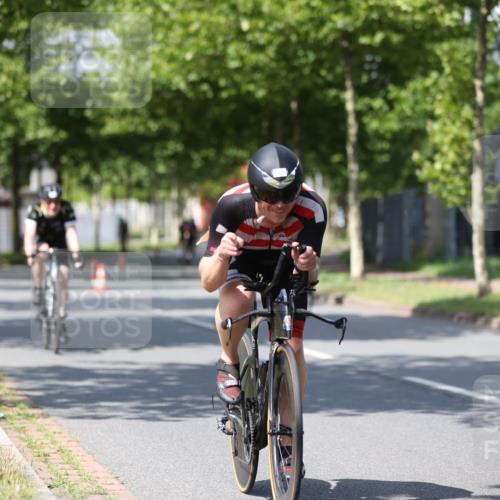 10.08.2025 - GEWOBA Citytriathlon Bremen Yannick Fuchs http://msf.ph/oto/8549799 10.08.2025 12:20:17 Radfahren 565, 570, 596, 639, 720, 782, 784, 844, 892, 920 meine-sportfotos.de
