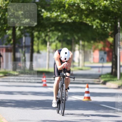 10.08.2025 - GEWOBA Citytriathlon Bremen Yannick Fuchs http://msf.ph/oto/8549800 10.08.2025 14:05:36 Radfahren 11 meine-sportfotos.de