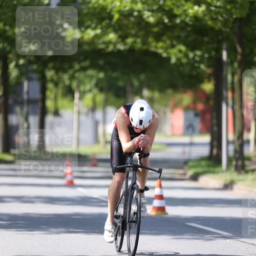 10.08.2025 - GEWOBA Citytriathlon Bremen Yannick Fuchs http://msf.ph/oto/8549801 10.08.2025 14:05:36 Radfahren 11 meine-sportfotos.de