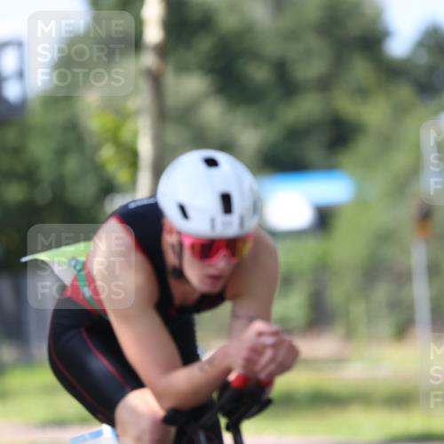 10.08.2025 - GEWOBA Citytriathlon Bremen Yannick Fuchs http://msf.ph/oto/8549813 10.08.2025 14:05:37 Radfahren 11 meine-sportfotos.de