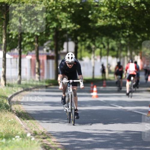 10.08.2025 - GEWOBA Citytriathlon Bremen Yannick Fuchs http://msf.ph/oto/8549819 10.08.2025 12:20:20 Radfahren 565, 570, 596, 631, 720, 782, 784, 844, 892 meine-sportfotos.de