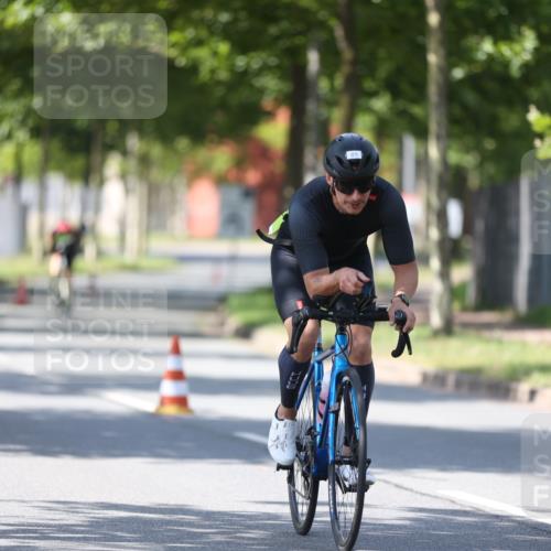 10.08.2025 - GEWOBA Citytriathlon Bremen Yannick Fuchs http://msf.ph/oto/8549820 10.08.2025 14:07:37 Radfahren 89 meine-sportfotos.de