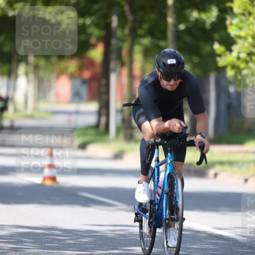 10.08.2025 - GEWOBA Citytriathlon Bremen Yannick Fuchs http://msf.ph/oto/8549822 10.08.2025 14:07:37 Radfahren 89 meine-sportfotos.de