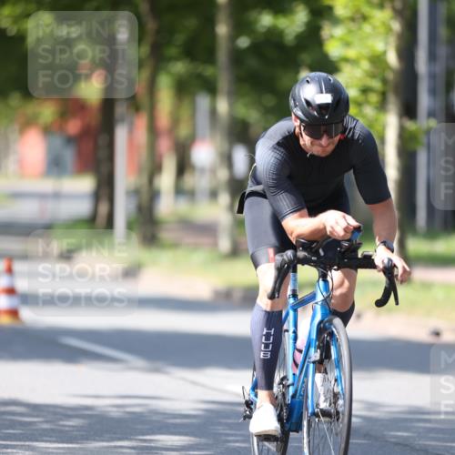10.08.2025 - GEWOBA Citytriathlon Bremen Yannick Fuchs http://msf.ph/oto/8549824 10.08.2025 14:07:37 Radfahren 89 meine-sportfotos.de