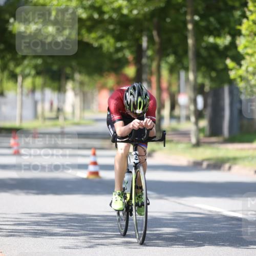 10.08.2025 - GEWOBA Citytriathlon Bremen Yannick Fuchs http://msf.ph/oto/8549844 10.08.2025 14:08:21 Radfahren 3 meine-sportfotos.de