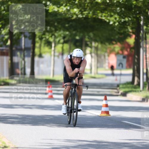 10.08.2025 - GEWOBA Citytriathlon Bremen Yannick Fuchs http://msf.ph/oto/8549863 10.08.2025 14:08:58 Radfahren 165 meine-sportfotos.de