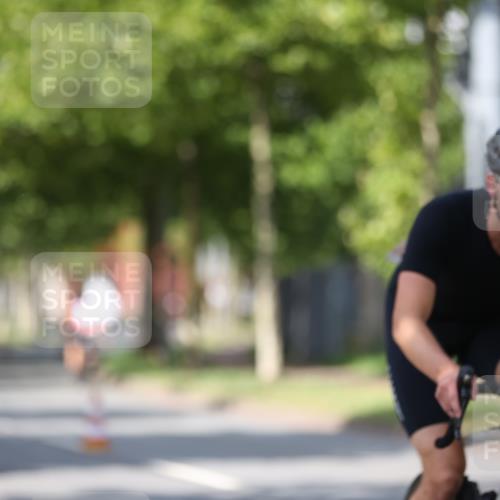 10.08.2025 - GEWOBA Citytriathlon Bremen Yannick Fuchs http://msf.ph/oto/8549875 10.08.2025 12:20:32 Radfahren 563, 565, 596, 631, 720, 734, 829, 900 meine-sportfotos.de