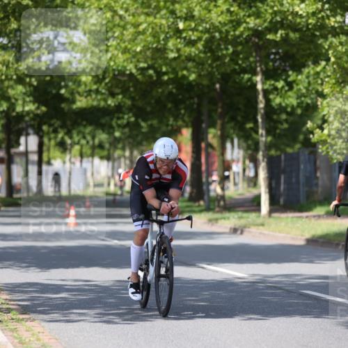 10.08.2025 - GEWOBA Citytriathlon Bremen Yannick Fuchs http://msf.ph/oto/8549880 10.08.2025 12:20:33 Radfahren 563, 596, 631, 720, 734, 829, 900, 940 meine-sportfotos.de