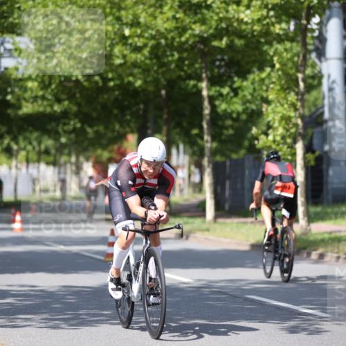 10.08.2025 - GEWOBA Citytriathlon Bremen Yannick Fuchs http://msf.ph/oto/8549882 10.08.2025 12:20:33 Radfahren 563, 596, 631, 720, 734, 829, 900, 940 meine-sportfotos.de
