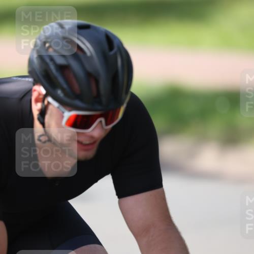 10.08.2025 - GEWOBA Citytriathlon Bremen Yannick Fuchs http://msf.ph/oto/8549883 10.08.2025 14:09:11 Radfahren 85, 165 meine-sportfotos.de