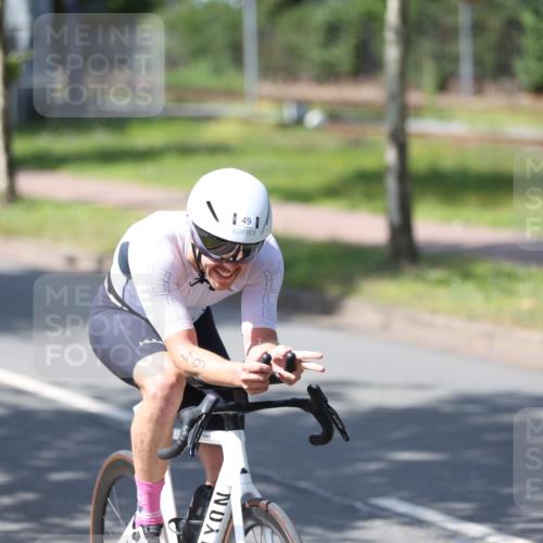 10.08.2025 - GEWOBA Citytriathlon Bremen Yannick Fuchs http://msf.ph/oto/8549885 10.08.2025 14:09:37 Radfahren 49 meine-sportfotos.de