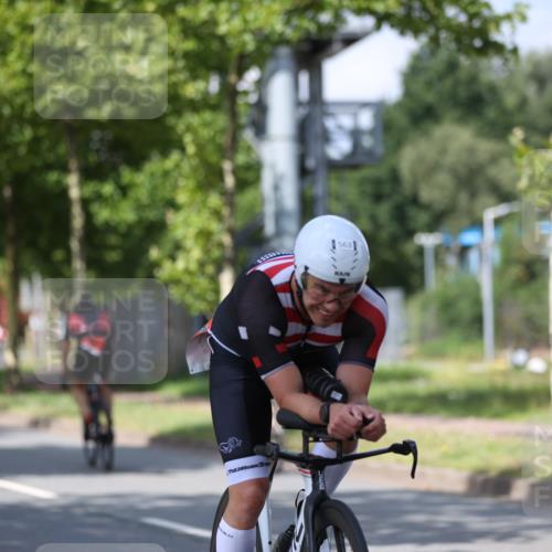 10.08.2025 - GEWOBA Citytriathlon Bremen Yannick Fuchs http://msf.ph/oto/8549886 10.08.2025 12:20:34 Radfahren 563, 596, 631, 720, 734, 829, 900, 940 meine-sportfotos.de