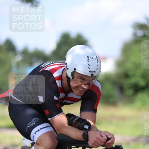 10.08.2025 - GEWOBA Citytriathlon Bremen Yannick Fuchs http://msf.ph/oto/8549890 10.08.2025 12:20:34 Radfahren 563, 596, 631, 720, 734, 829, 900, 940 meine-sportfotos.de