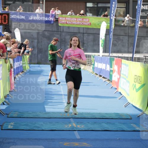 10.08.2025 - GEWOBA Citytriathlon Bremen H.Heesch http://msf.ph/oto/8549892 10.08.2025 11:38:52 Ziel 458, 464 meine-sportfotos.de