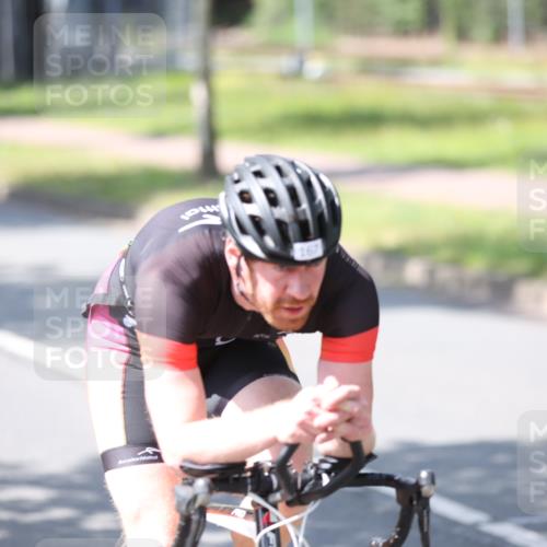 10.08.2025 - GEWOBA Citytriathlon Bremen Yannick Fuchs http://msf.ph/oto/8549913 10.08.2025 14:09:59 Radfahren 159, 167 meine-sportfotos.de